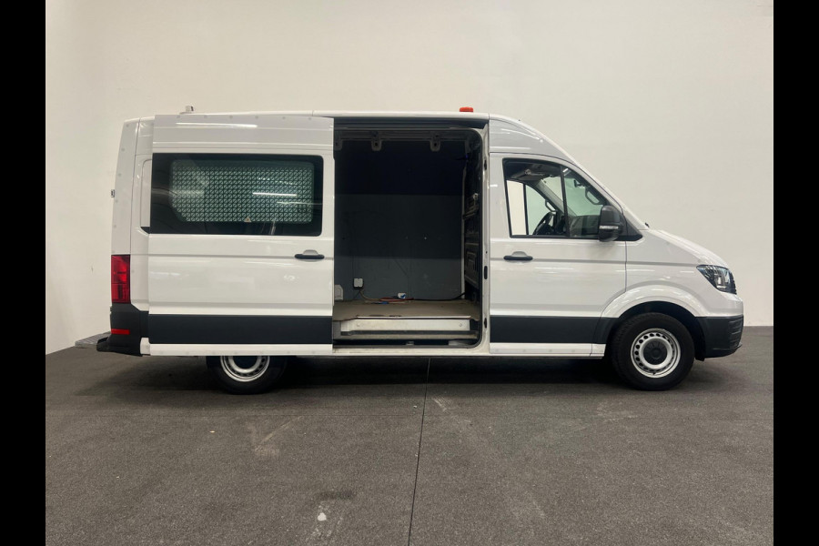 Volkswagen Crafter 35 2.0 TDI L3H3 Trendline RDW 140pk Camera PDC Achter Cruise Control Airco CarPlay Trekhaak 3000kg Bluetooth Composition Media Verwarmbare Voorruit Elek. Spiegels Elek. Ramen Centrale Vergrendeling Comfortstoel