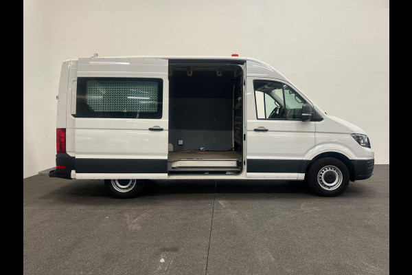 Volkswagen Crafter 35 2.0 TDI L3H3 Trendline RDW 140pk Camera PDC Achter Cruise Control Airco CarPlay Trekhaak 3000kg Bluetooth Composition Media Verwarmbare Voorruit Elek. Spiegels Elek. Ramen Centrale Vergrendeling Comfortstoel