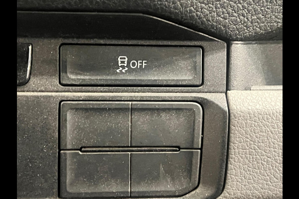 Volkswagen Crafter 35 2.0 TDI L3H3 Trendline RDW 140pk Camera PDC Achter Cruise Control Airco CarPlay Trekhaak 3000kg Bluetooth Composition Media Verwarmbare Voorruit Elek. Spiegels Elek. Ramen Centrale Vergrendeling Comfortstoel