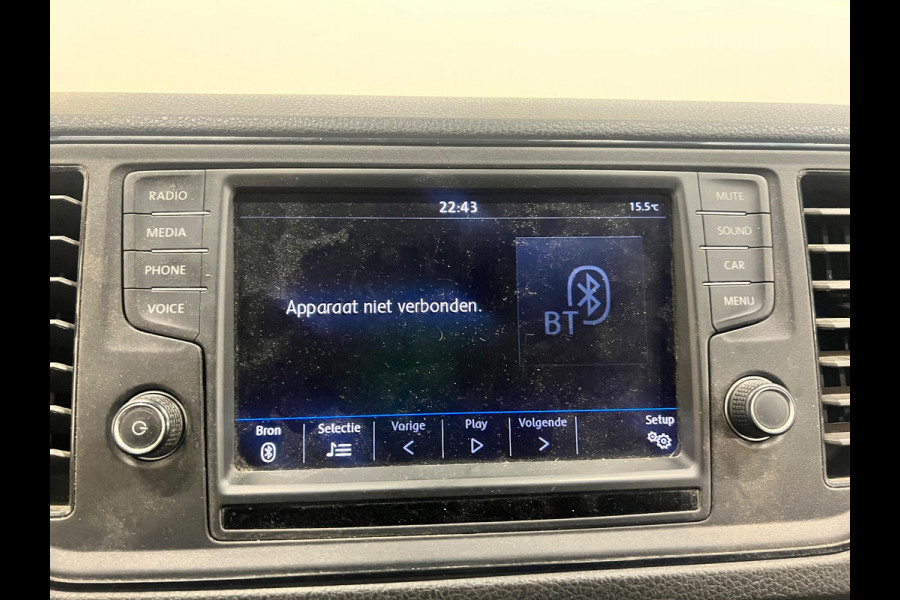 Volkswagen Crafter 35 2.0 TDI L3H3 Trendline RDW 140pk Camera PDC Achter Cruise Control Airco CarPlay Trekhaak 3000kg Bluetooth Composition Media Verwarmbare Voorruit Elek. Spiegels Elek. Ramen Centrale Vergrendeling Comfortstoel