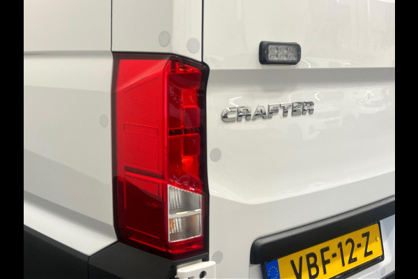 Volkswagen Crafter 35 2.0 TDI L3H3 Trendline RDW 140pk Camera PDC Achter Cruise Control Airco CarPlay Trekhaak 3000kg Bluetooth Composition Media Verwarmbare Voorruit Elek. Spiegels Elek. Ramen Centrale Vergrendeling Comfortstoel