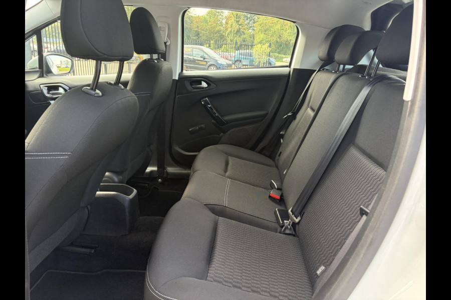 Peugeot 208 1.2 PureTech Active ✓Navi✓Carplay✓Airco✓Cruise✓5 Deurs✓Lm velgen✓N.A.P✓Apk tot 04-2027