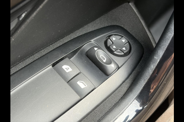 Peugeot 208 1.2 PureTech Active ✓Navi✓Carplay✓Airco✓Cruise✓5 Deurs✓Lm velgen✓N.A.P✓Apk tot 04-2027