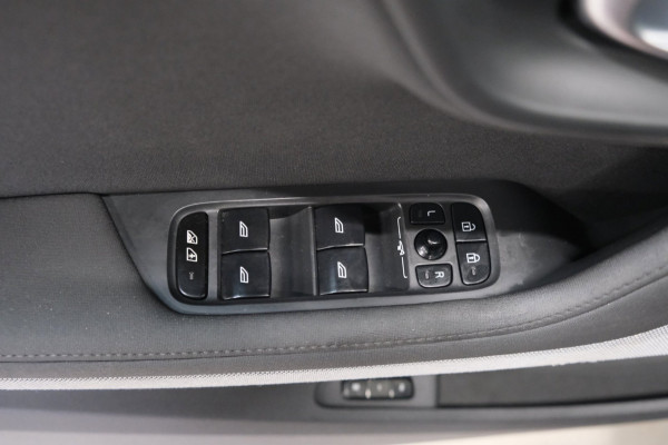 Polestar 2 Long Range Dual Motor Launch Edition 78kWh > €16900,- Netto Export <