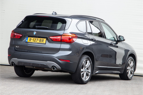 BMW X1 xDrive25i High Executive, Leder, Sportstoelen, Head-up, Navi 232pk