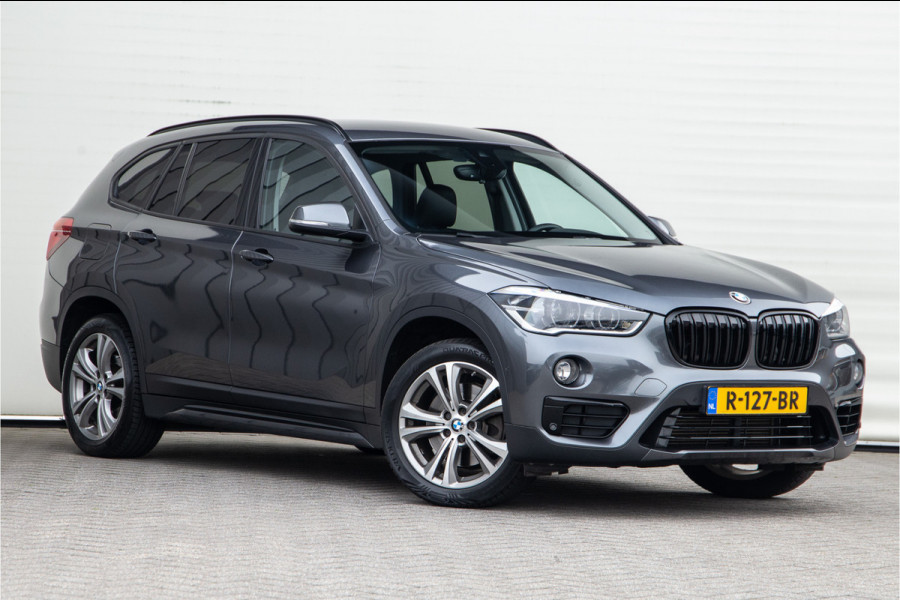BMW X1 xDrive25i High Executive, Leder, Sportstoelen, Head-up, Navi 232pk