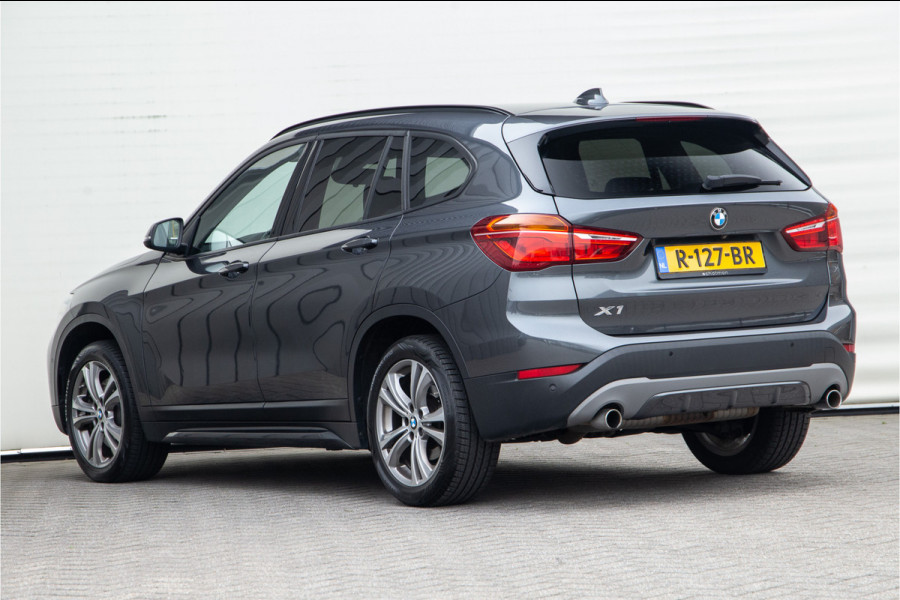 BMW X1 xDrive25i High Executive, Leder, Sportstoelen, Head-up, Navi 232pk