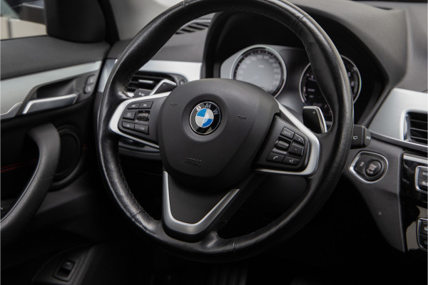 BMW X1 xDrive25i High Executive, Leder, Sportstoelen, Head-up, Navi 232pk