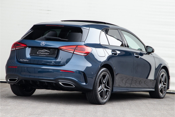 Mercedes-Benz A-Klasse 250 e AMG Nightpakket, Pano, Widescreen, Distronic, Sfeerverlichting 2022