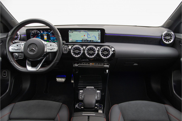 Mercedes-Benz A-Klasse 250 e AMG Nightpakket, Pano, Widescreen, Distronic, Sfeerverlichting 2022