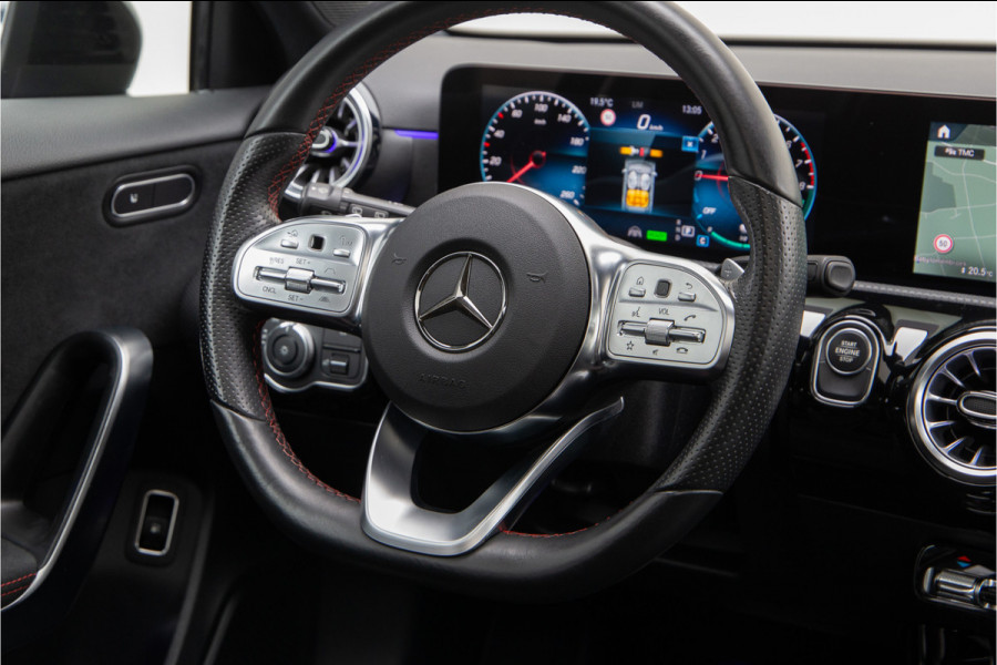 Mercedes-Benz A-Klasse 250 e AMG Nightpakket, Pano, Widescreen, Distronic, Sfeerverlichting 2022