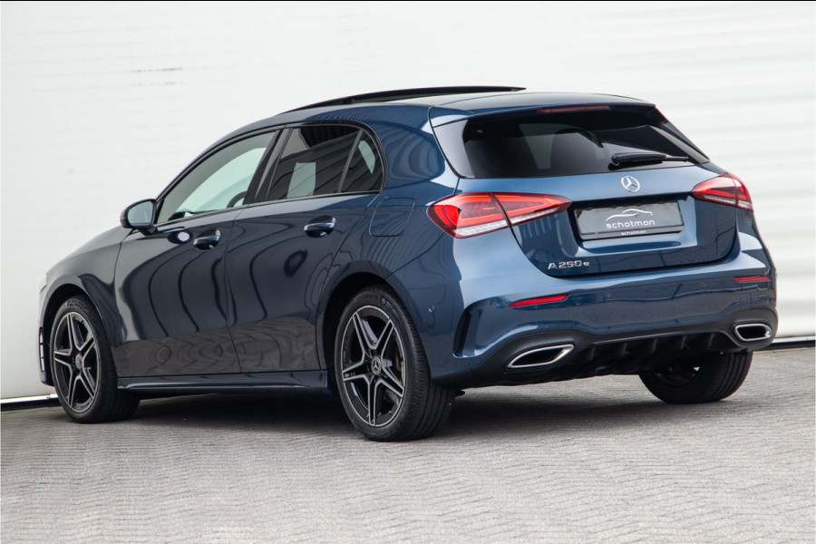 Mercedes-Benz A-Klasse 250 e AMG Nightpakket, Pano, Widescreen, Distronic, Sfeerverlichting 2022