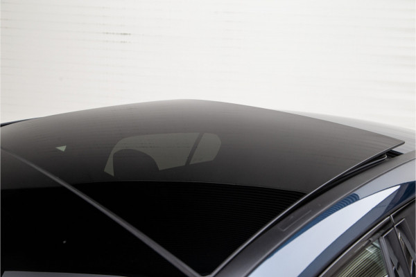 Mercedes-Benz A-Klasse 250 e AMG Nightpakket, Pano, Widescreen, Distronic, Sfeerverlichting 2022