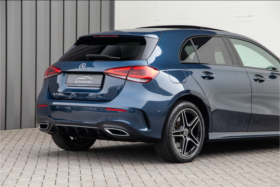 Mercedes-Benz A-Klasse 250 e AMG Nightpakket, Pano, Widescreen, Distronic, Sfeerverlichting 2022