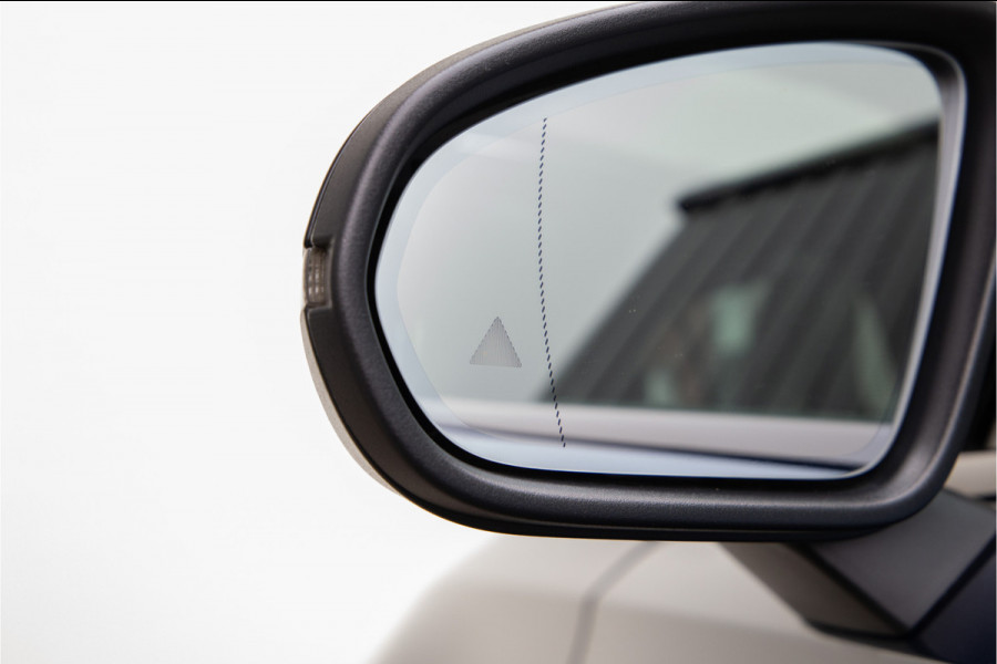 Mercedes-Benz A-Klasse 250 e AMG Nightpakket, Pano, Widescreen, Distronic, Sfeerverlichting 2022