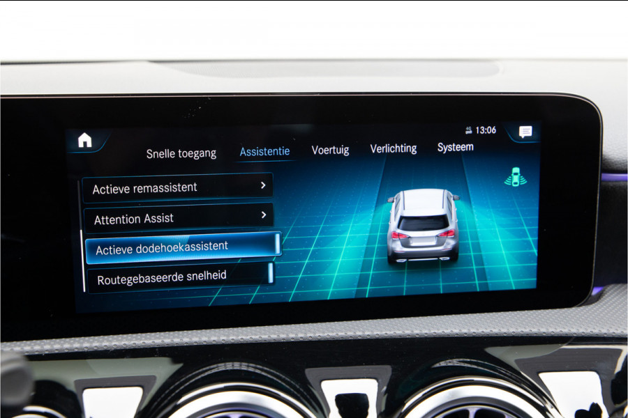 Mercedes-Benz A-Klasse 250 e AMG Nightpakket, Pano, Widescreen, Distronic, Sfeerverlichting 2022
