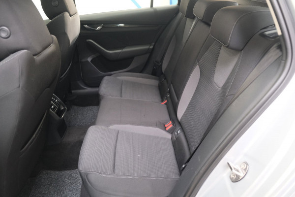 Škoda Octavia Combi 1.5 e-TSI Business Edition Automaat - Airco, Cruise, Navi, PDC, Carplay, Virtueel display, Trekhaak.