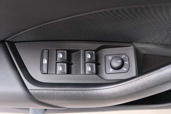 Škoda Octavia Combi 1.5 e-TSI Business Edition Automaat - Airco, Cruise, Navi, PDC, Carplay, Virtueel display, Trekhaak.