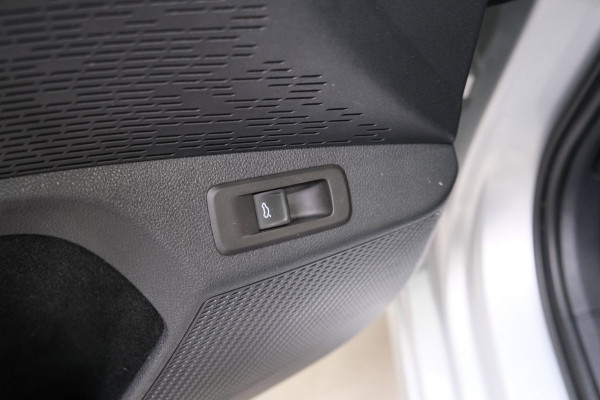 Škoda Octavia Combi 1.5 e-TSI Business Edition Automaat - Airco, Cruise, Navi, PDC, Carplay, Virtueel display, Trekhaak.