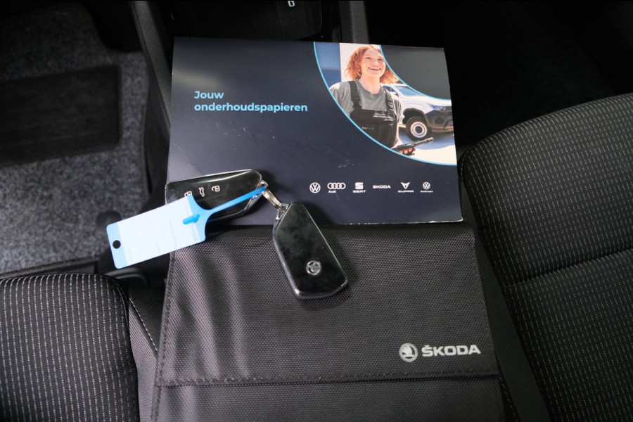 Škoda Octavia Combi 1.5 e-TSI Business Edition Automaat - Airco, Cruise, Navi, PDC, Carplay, Virtueel display, Trekhaak.