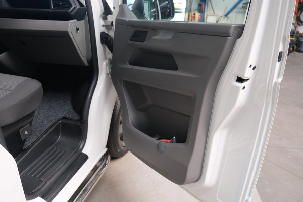 Volkswagen Transporter 2.0 TDI L1H1 26 - N.A.P. Airco, Cruise, Imperiaal, Carplay, PDC.