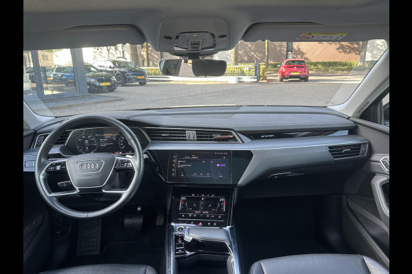 Audi e-tron 55 quattro Advanced edition Plus 95 kWh SOH 93% | MEM. STOEL | ELEK. STOELEN | ACHTERUITRIJ CAMERA | STOEL VERWARMING | 21'' WIELEN | RIJKLAAR MET 12 MND BOVAG GARANTIE | AFNM. TREKHAAK | PANO | SCHUIFDAK |