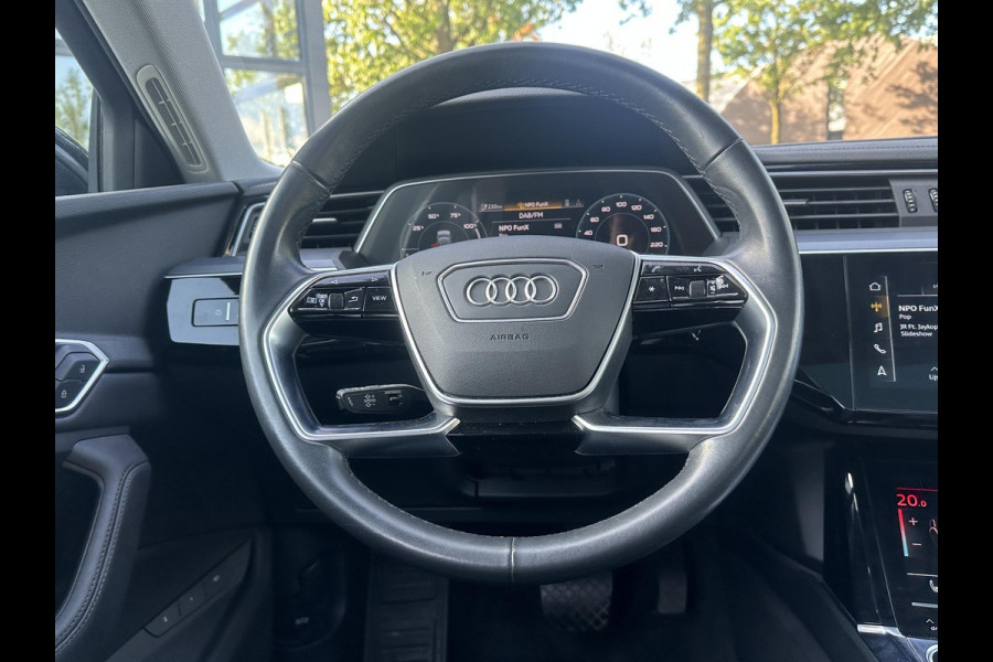 Audi e-tron 55 quattro Advanced edition Plus 95 kWh SOH 93% | MEM. STOEL | ELEK. STOELEN | ACHTERUITRIJ CAMERA | STOEL VERWARMING | 21'' WIELEN | RIJKLAAR MET 12 MND BOVAG GARANTIE | AFNM. TREKHAAK | PANO | SCHUIFDAK |