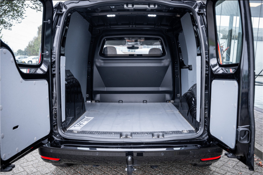 Volkswagen Caddy Cargo 2.0 TDI DSG ** Leder ** Trekhaak ** LED ** Winter pakket ** Camera ** NAP!!