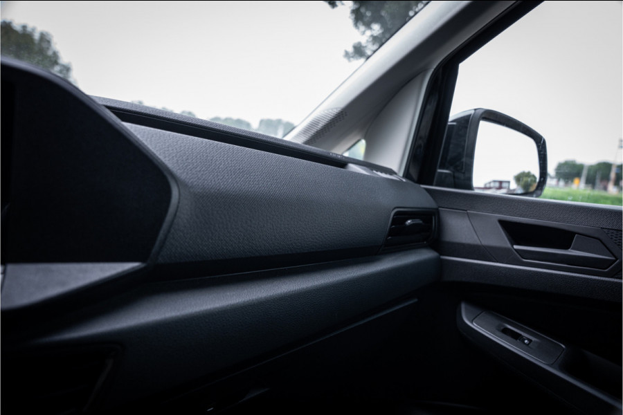 Volkswagen Caddy Cargo 2.0 TDI DSG ** Leder ** Trekhaak ** LED ** Winter pakket ** Camera ** NAP!!