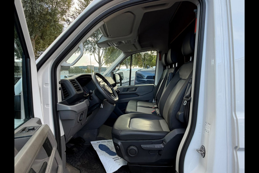 Volkswagen Crafter 35 2.0 TDI 140PK L3H3 RWD / Trekhaak / Imperiaal / App connect / Camera / Laadruimte inrichting