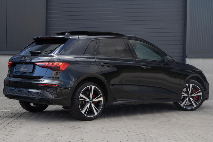 Audi A3 Sportback 45TFSIe S-line Competition PANO MATRIX CAMERA SFEER STOELVERWERWARMING