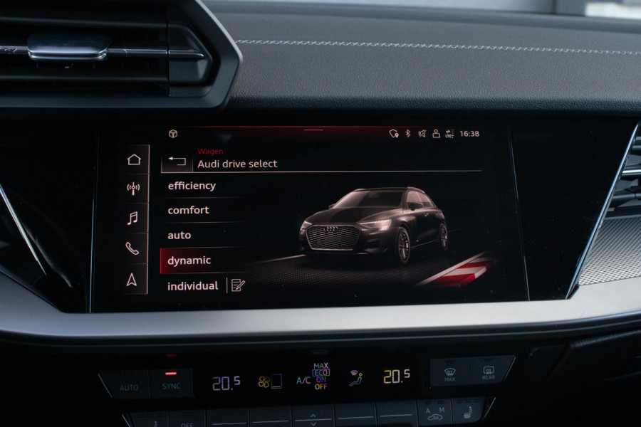 Audi A3 Sportback 45TFSIe S-line Competition PANO MATRIX CAMERA SFEER STOELVERWERWARMING