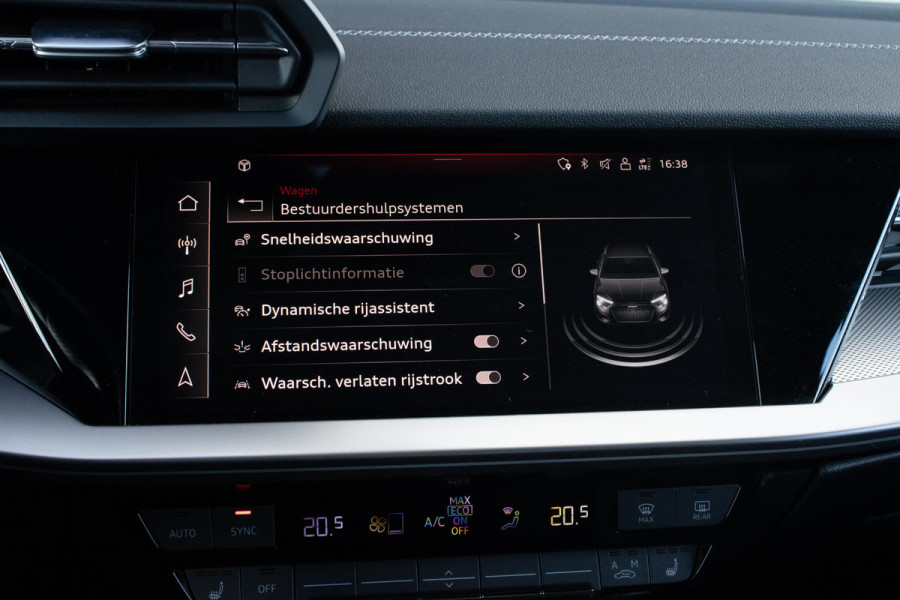 Audi A3 Sportback 45TFSIe S-line Competition PANO MATRIX CAMERA SFEER STOELVERWERWARMING