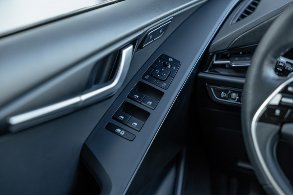 Kia Niro 1.6 GDi PHEV Launch Edition / Harman Kardon / Head-Up / Leder / Stoelverw. & Koeling / Carplay