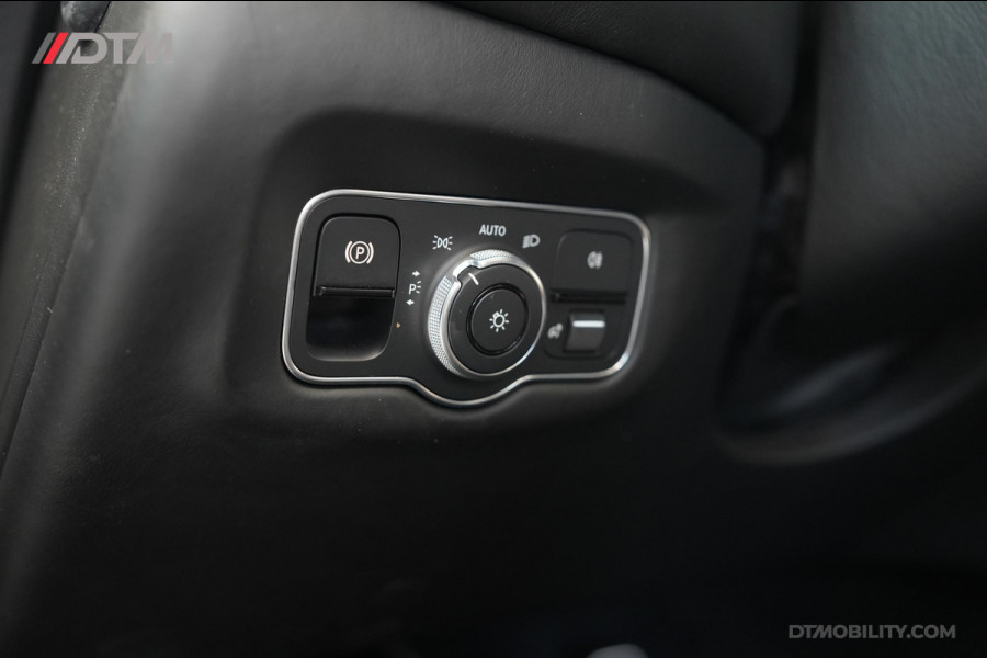 Aston Martin DB11 4.0 V8 | Volante | Dealer onderhouden | 360 camera |