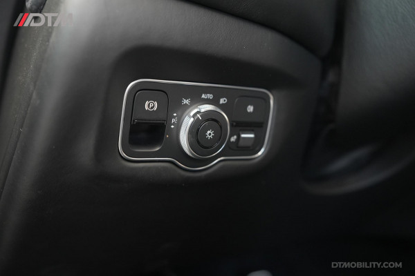 Aston Martin DB11 4.0 V8 | Volante | Dealer onderhouden | 360 camera |