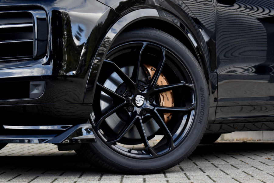 Porsche Cayenne Coupé 3.0 E-Hybrid | Panorama | ACC | 22'' Wielen | Trekhaak | Matrix | Bose | Stuur + stoel + achterbankverwarming