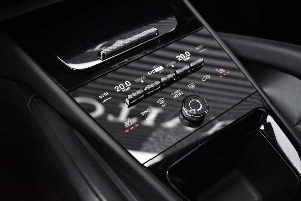 Porsche Cayenne Coupé 3.0 E-Hybrid | Panorama | ACC | 22'' Wielen | Trekhaak | Matrix | Bose | Stuur + stoel + achterbankverwarming