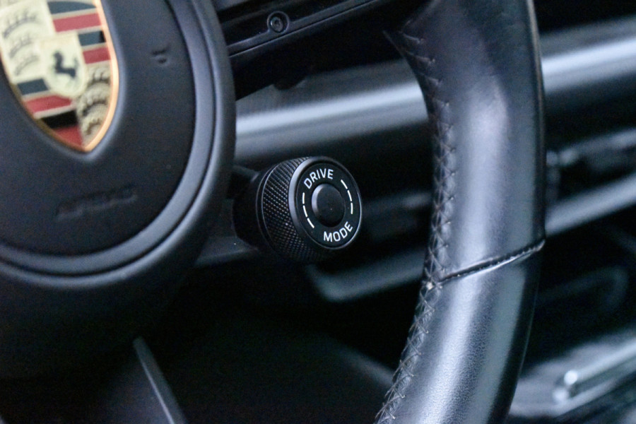 Porsche Cayenne Coupé 3.0 E-Hybrid | Panorama | ACC | 22'' Wielen | Trekhaak | Matrix | Bose | Stuur + stoel + achterbankverwarming