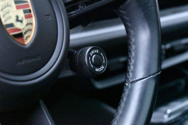 Porsche Cayenne Coupé 3.0 E-Hybrid | Panorama | ACC | 22'' Wielen | Trekhaak | Matrix | Bose | Stuur + stoel + achterbankverwarming