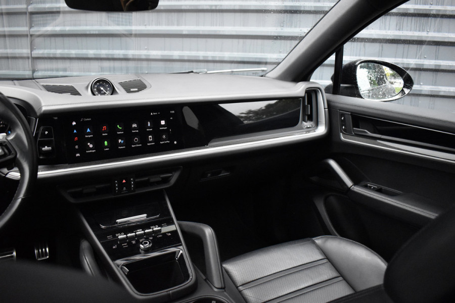 Porsche Cayenne Coupé 3.0 E-Hybrid | Panorama | ACC | 22'' Wielen | Trekhaak | Matrix | Bose | Stuur + stoel + achterbankverwarming