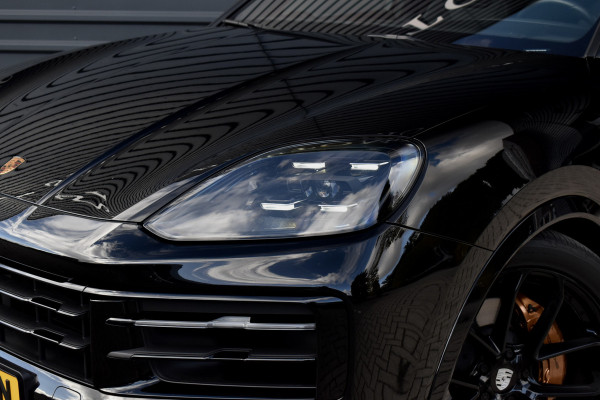 Porsche Cayenne Coupé 3.0 E-Hybrid | Panorama | ACC | 22'' Wielen | Trekhaak | Matrix | Bose | Stuur + stoel + achterbankverwarming
