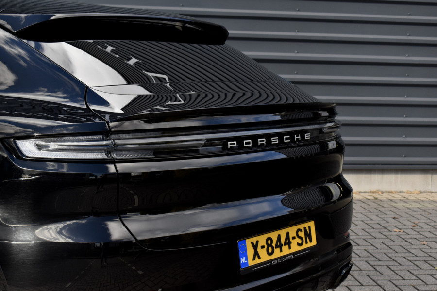 Porsche Cayenne Coupé 3.0 E-Hybrid | Panorama | ACC | 22'' Wielen | Trekhaak | Matrix | Bose | Stuur + stoel + achterbankverwarming