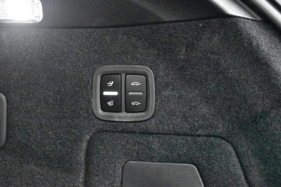 Porsche Cayenne Coupé 3.0 E-Hybrid | Panorama | ACC | 22'' Wielen | Trekhaak | Matrix | Bose | Stuur + stoel + achterbankverwarming
