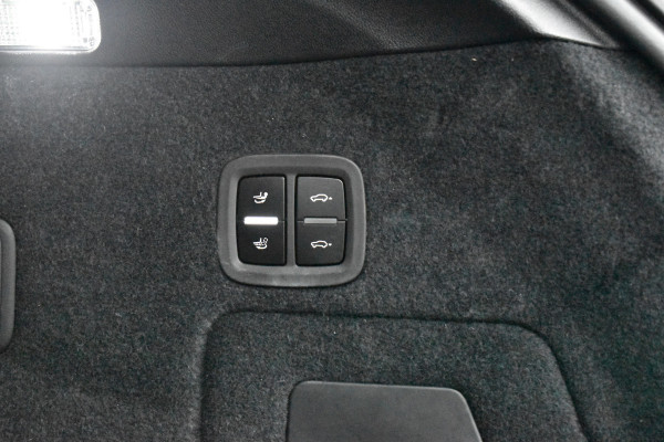 Porsche Cayenne Coupé 3.0 E-Hybrid | Panorama | ACC | 22'' Wielen | Trekhaak | Matrix | Bose | Stuur + stoel + achterbankverwarming