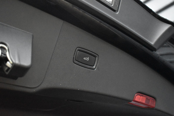 Porsche Cayenne Coupé 3.0 E-Hybrid | Panorama | ACC | 22'' Wielen | Trekhaak | Matrix | Bose | Stuur + stoel + achterbankverwarming