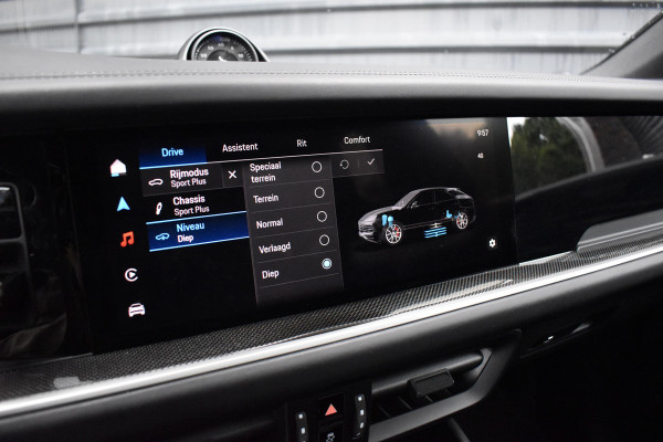 Porsche Cayenne Coupé 3.0 E-Hybrid | Panorama | ACC | 22'' Wielen | Trekhaak | Matrix | Bose | Stuur + stoel + achterbankverwarming