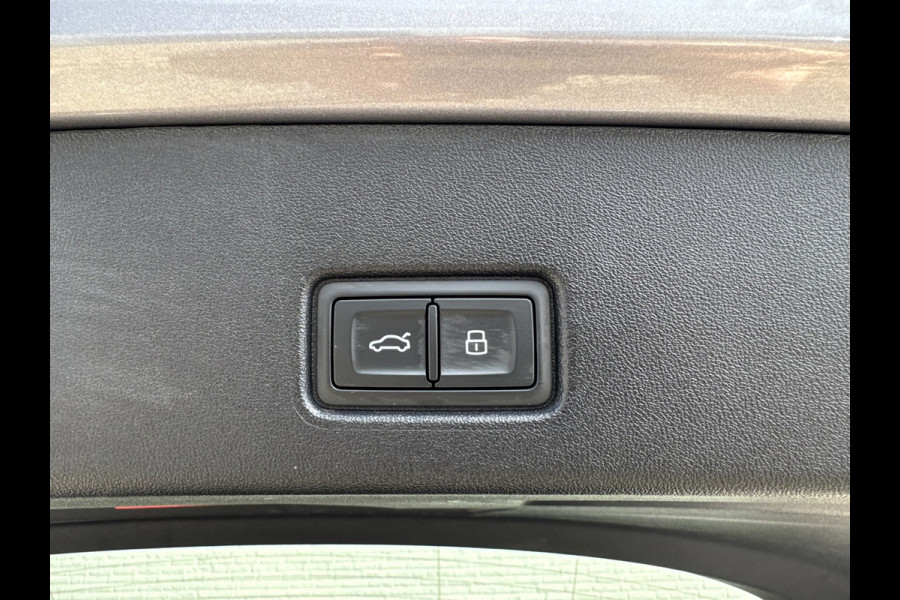 Audi Q4 e-tron 45 S Edition 82 kWh Trekhaak Adaptive cruise Camera 21 inch Velgen