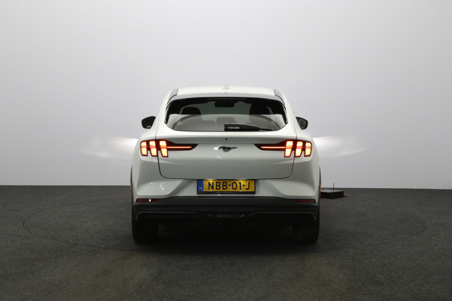 Ford Mustang Mach-E RWD 75 kWh 260 PK, SOH 92 %, Camera, Carplay, Adap. Cruise Control, Winterpakket