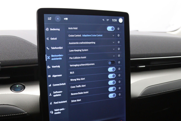 Ford Mustang Mach-E RWD 75 kWh 260 PK, SOH 92 %, Camera, Carplay, Adap. Cruise Control, Winterpakket